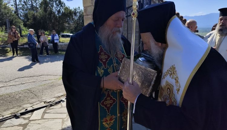 Με-λαμπρότητα-η-μετακομιδή-της-τιμίας-κάρας-του-Αγίου-Σεραφείμ-στο-Φανάρι