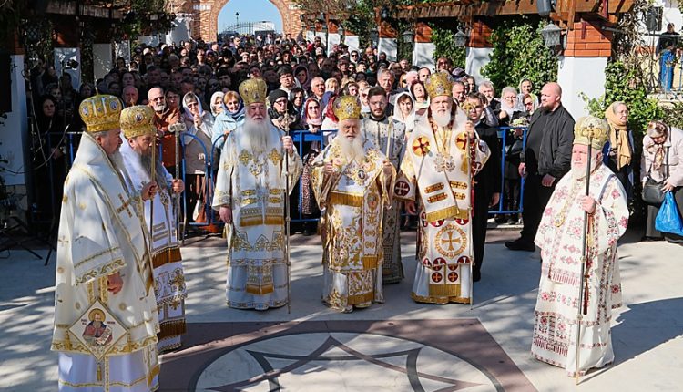 Λαμπρή-πανήγυρις-στην-Ιερά-Μονή-Παντοκράτορος-στη-Ρουμανία