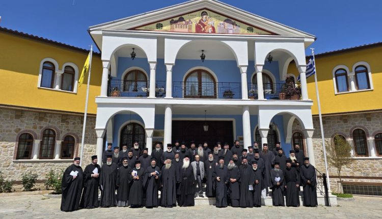 Ο-Καθηγητής-Παναγιώτης-Σκαλτσής-στην-Β’-Ιερατική-Σύναξη-της-Μητρόπολης-Ιερισσού