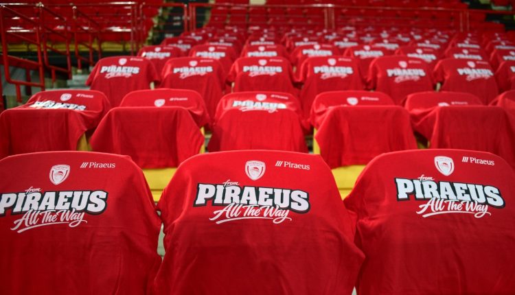 Ολυμπιακός-–-Μονακό:-Γέμισε-με-κόκκινα-μπλουζάκια-το-ΣΕΦ-–-Το-εντυπωσιακό-βίντεο-της-ΚΑΕ