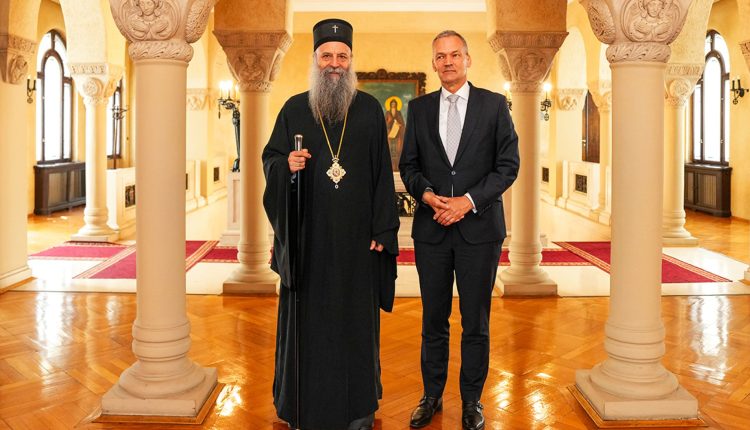 Ο-Πατριάρχης-Σερβίας-συνομίλησε-με-τον-Πρέσβη-του-Βασιλείου-των-Κάτω-Χωρών