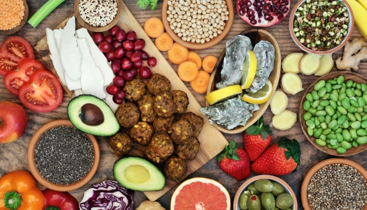 Υπερτροφές-και-μεσογειακή-διατροφή:-Η-απόλυτη-ασπίδα-υγείας-για-τον-σύγχρονο-οργανισμό