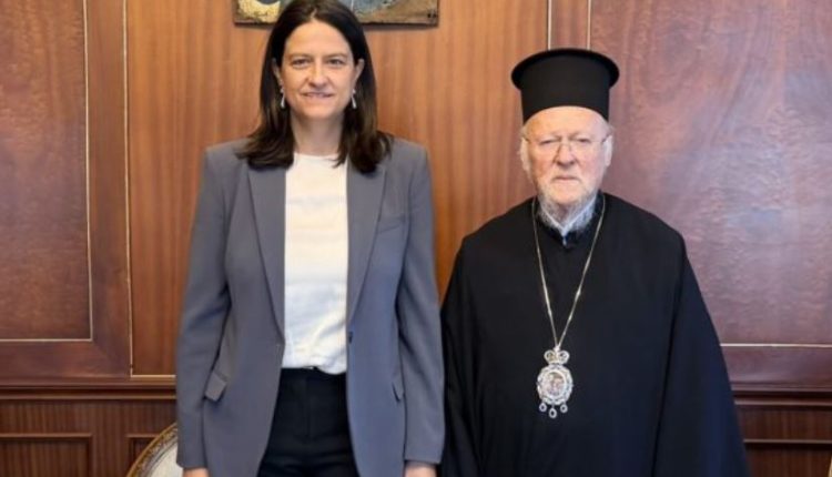 Η-Υπουργός-Εργασίας-και-Κοινωνικής-Ασφάλισης,-Νίκη-Κεραμέως,-στο-Φανάρι