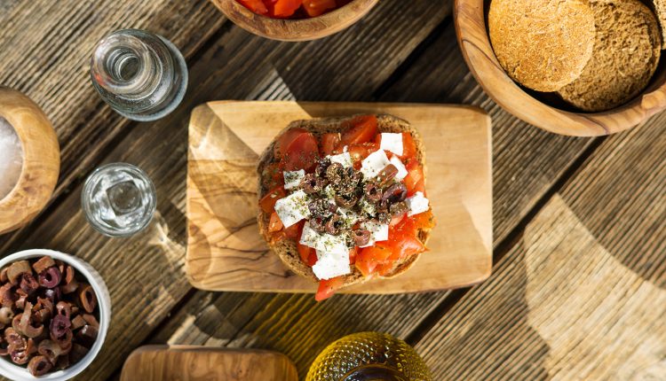 Το-«taste-atlas»-εκθειάζει-την-Κρήτη-και-τα-εδέσματά-της:-«Γαστρονομική-κουλτούρα-από-τη-γη-και-τη-θάλασσα»