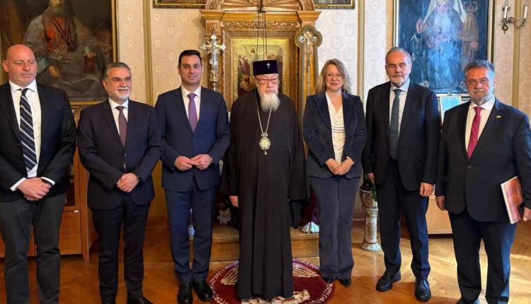 Αντιπροσωπεία-Ελλήνων-Βουλευτών-επισκέφθηκε-τον-Μητροπολίτη-Βαρσοβίας-Σάββα