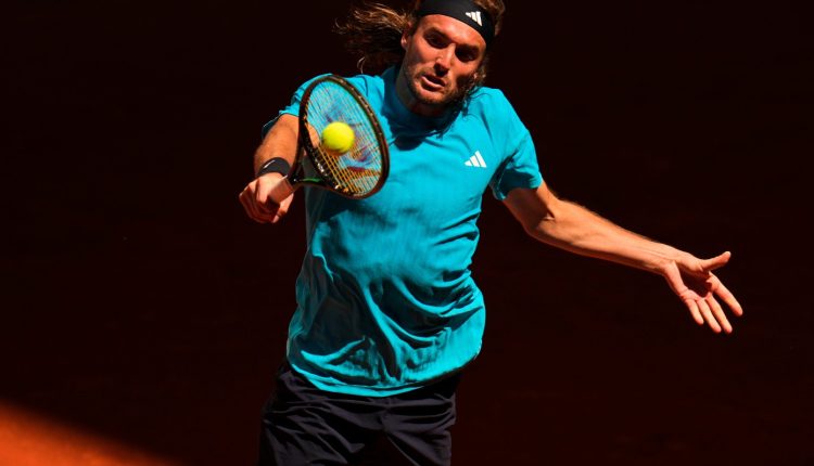 Τσιτσιπάς:-Αποκλεισμός-και-στο-διπλό-του-madrid-open