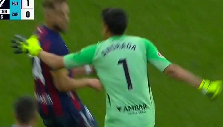 Σαραγόσα:-Ποινή-13-αγώνων-στον-τερματοφύλακα-που-γρονθοκόπησε-αντίπαλο