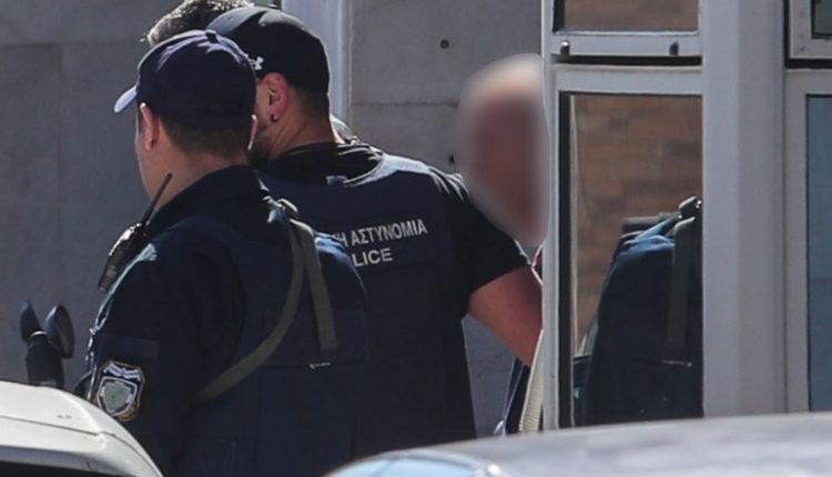 Στον-ανακριτή-σήμερα-ο-89χρονος-για-τους-πυροβολισμούς-σε-ΕΦΚΑ-και-Πρωτοδικείο-–-Όσα-είπε-στον-εισαγγελέα,-βαρύ-το-κατηγορητήριο