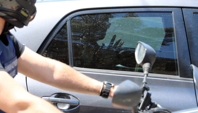 Προμελετημένη-η-επίθεση-του-89χρονου:-Τα-όπλα-που-είχε-αγοράσει-πριν-από-5-χρόνια,-τα-μετρητά-και-το-εισιτήριο-για-Ανκόνα