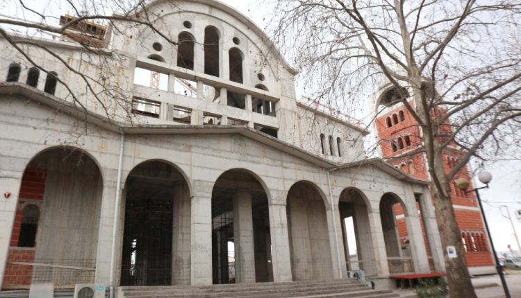 Πανηγυρίζει-την-εορτή-της-Μεσοπεντηκοστής-ο-Ιερός-Ναός-της-Του-Θεού-Σοφίας-Λαρίσης