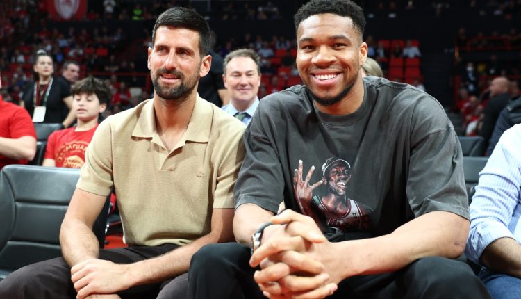 Ολυμπιακός-–-Μονακό:-Ο-Γιάννης-Αντετοκούνμπο-μαζί-με-τον-Τζόκοβιτς-στο-ΣΕΦ