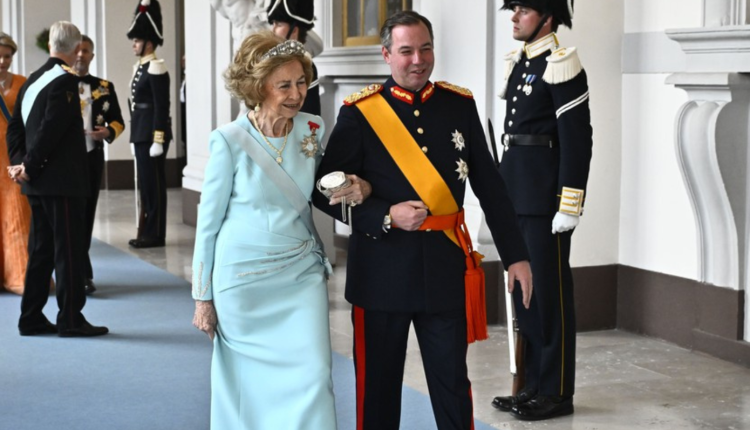 Βασίλισσα-Σοφία:-Η-επανεμφάνιση-με-την-158-ετών-τιάρα-«la-chata»,-μετά-από-20-χρόνια-που-προκάλεσε-αίσθηση