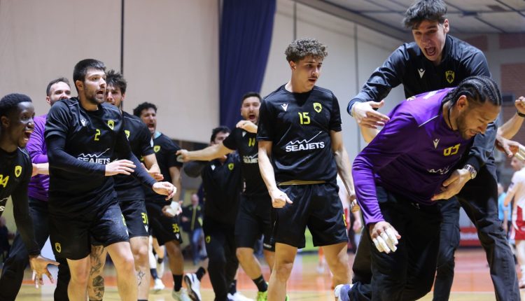 handball-premier:-Με-ανατροπή-η-ΑΕΚ,-έκανε-το-1-0-στους-τελικούς-με-τον-Ολυμπιακό