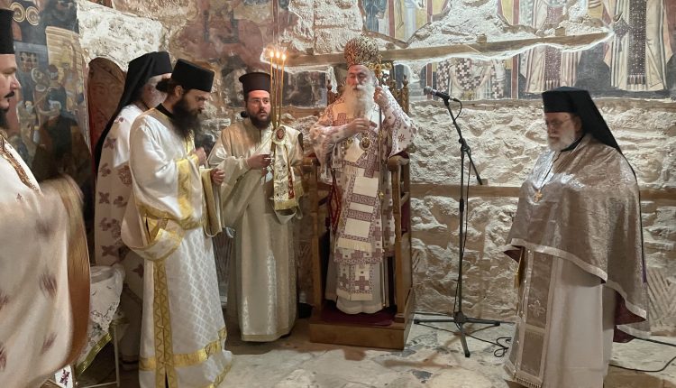 Αρχιερατική-Θεία-Λειτουργία-στην-Ιερά-Μονή-Κοιμήσεως-της-Θεοτόκου-Πραθίου