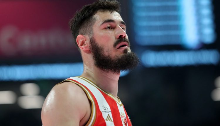 Σερβία:-«Χτύπησε»-ξανά-ο-Κάλινιτς-Μετά-τις-μπουνιές-στον-Τσίμπεϊ,-έκανε-«ντου»-και-στην-εξέδρα!