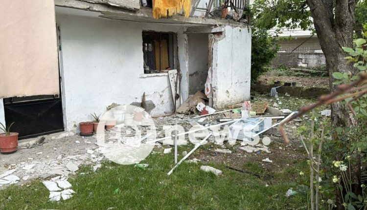 Καστοριά:-15χρονος-τραυματίστηκε-από-έκρηξη-στο-σπίτι-του-–-Ισοπεδώθηκε-το-δωμάτειό-του,-δείτε-φωτογραφίες