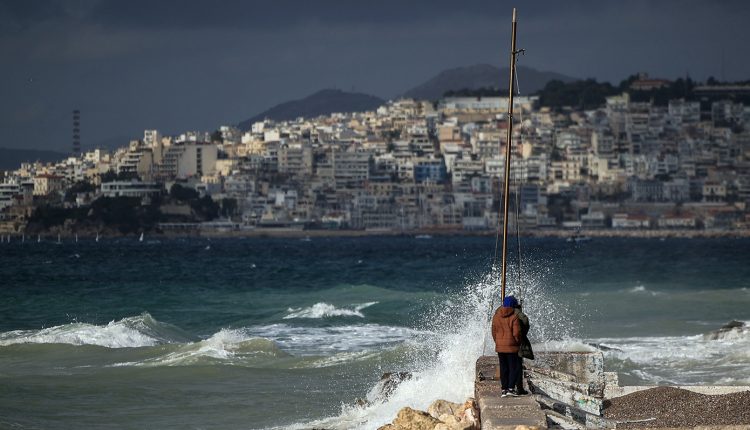 Επιμένει-χειμωνιάτικα-ο-καιρός-και-σήμερα-Κυριακή-με-κρύο-«εννιάρια»-στο-Αιγαίο-–-Πρώτα-σημάδια-βελτίωσης-από-το-βράδυ