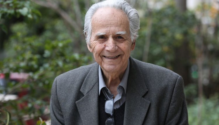 Ολυμπιακός:-Έφυγε-από-την-ζωή-ο-εκφωνητής-του-«Γ.-Καραϊσκάκης»-και-του-ΣΕΦ,-Στάθης-Γαβάκης