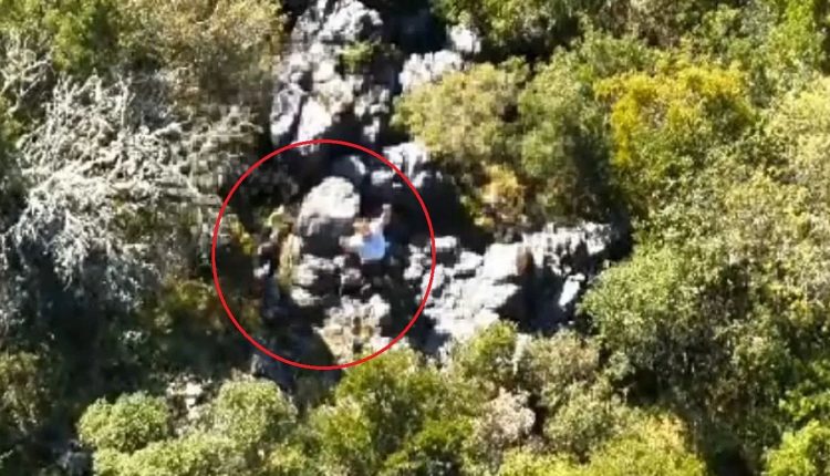 Κέρκυρα:-Αίσιο-τέλος-για-δύο-περιπατητές-που-χάθηκαν-σε-μονοπάτι-–-Η-στιγμή-που-τους-εντοπίζει-το-drone-της-Πυροσβεστικής