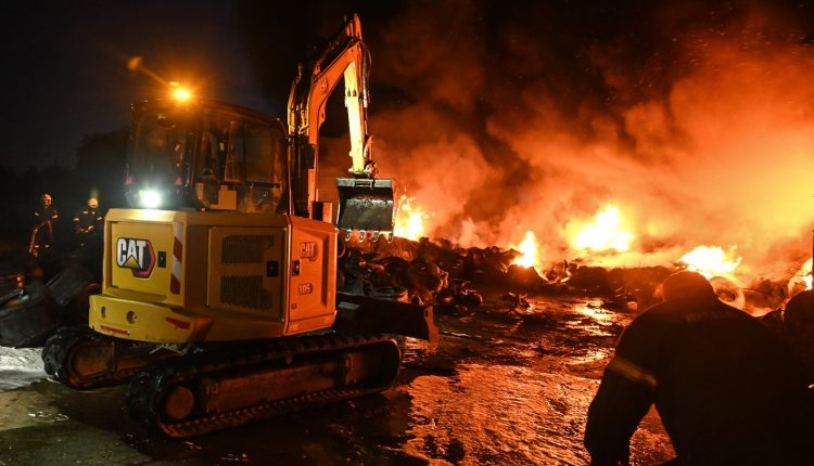 Πάτρα:-Εμπρησμός-πίσω-από-τη-φωτιά-στο-πρώην-εργοστάσιο-pirelli