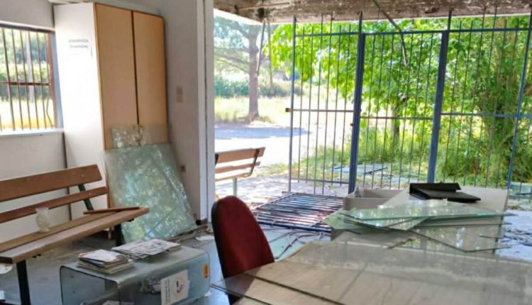 Στόχος-αγνώστων-τα-ΚΤΕΟ-Αγρινίου-–-Ξήλωσαν-μέχρι-και-τα-αλουμίνια