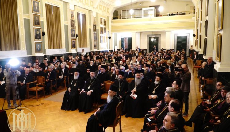 Ο-Αρχιεπίσκοπος-Ιερώνυμος-στη-Θεσσαλονίκη-για-την-αναγόρευση-του-Μητροπολίτη-Ναυπάκτου-σε-Επίτιμο-Διδάκτορα-του-ΑΠΘ.