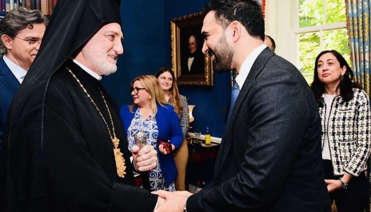 Δεξίωση-για-τον-εορτασμό-της-205ης-επετείου-της-Ελληνικής-Ανεξαρτησίας-στο-gracie-mansion