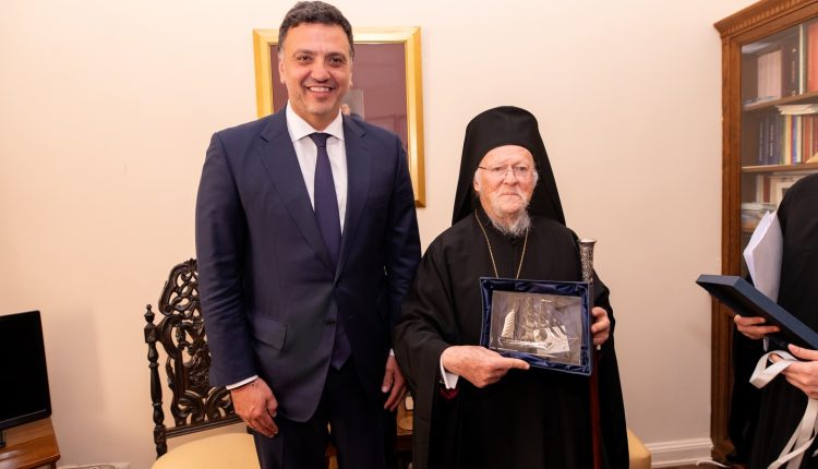 Ιδιαίτερη-τιμή-χαρακτήρισε-ο-Β.-Κικίλιας-τη-συνάντησή-του-με-τον-Οικουμενικό-Πατριάρχη