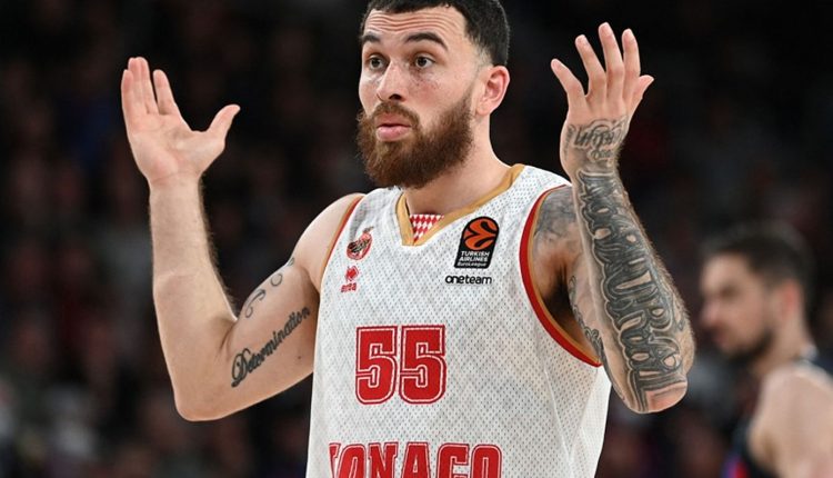 euroleague:-Ο-Τζέιμς-προανήγγειλε-την-αποχώρησή-του-από-τη-Μονακό