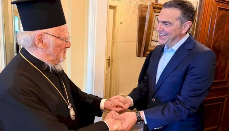 Ο-Αλέξης-Τσίπρας-συνεχάρη-τον-Οικουμενικό-Πατριάρχη-για-την-ιστορική-του-ομιλία-στη-Βουλή-των-Ελλήνων