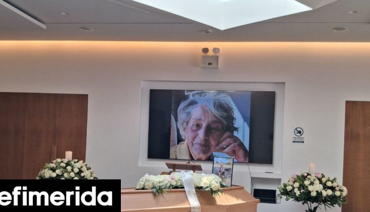 Με-πιάνο-στο-Αποτεφρωτήριο-Ριτσώνας-ο-τελευταίος-αποχαιρετισμός-στην-εικαστικό-Λίζη-Καλλιγά