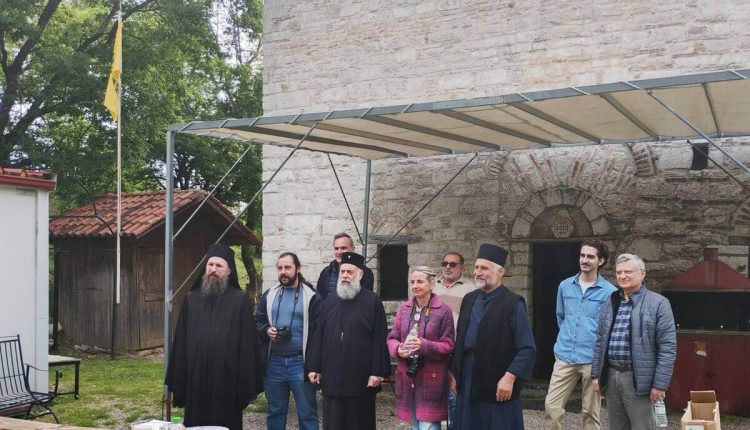 Αυτοψία-του-Μητροπολίτη-Θεσσαλιώτιδος-στην-Ιερά-Μονή-Πέτρας-Καταφυγίου