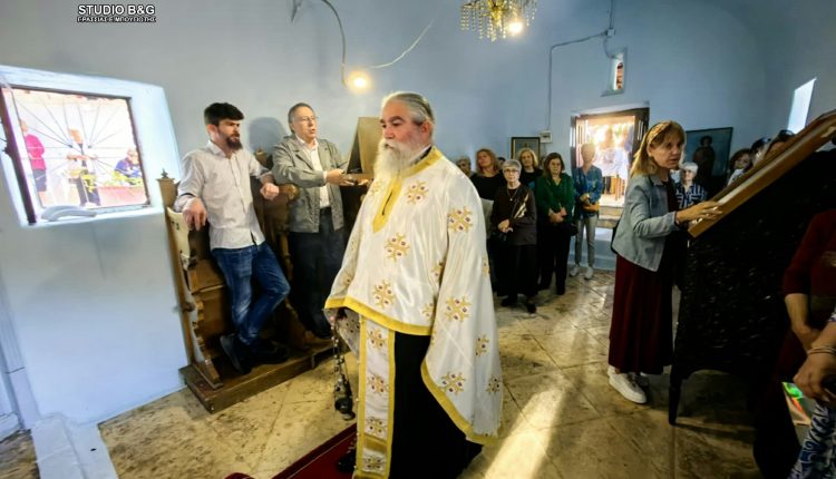 Ναύπλιο:-Πανηγυρίζει-το-ξωκλήσι-του-Αγίου-Ιωάννου-του-Θεολόγου-στην-παραλία-Καραθώνα
