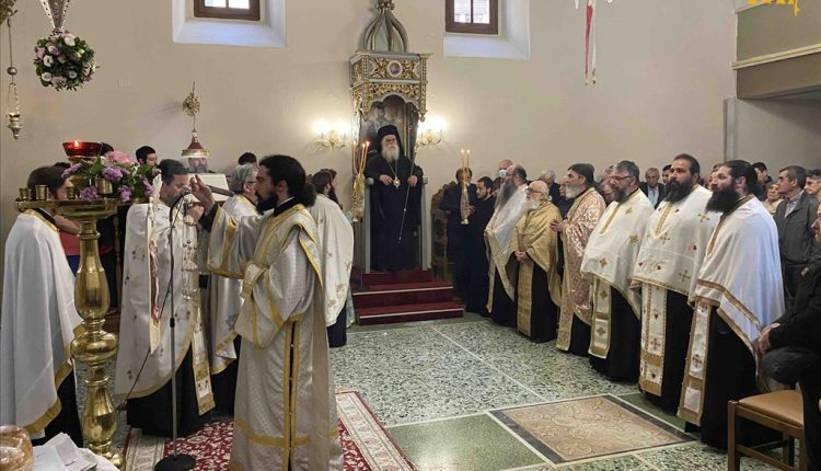 Στον-πανηγυρίζοντα-Ιερό-Ναό-Αγίου-Ιωάννου-του-Θεολόγου-Άρτης-ο-Μητροπολίτης-Καλλίνικος