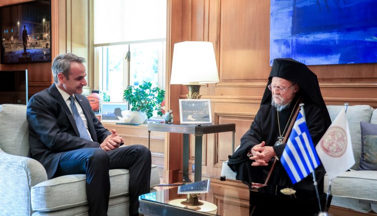 Συνάντηση-Οικουμενικού-Πατριάρχη-με-τον-Κυριάκο-Μητσοτάκη-στο-Μέγαρο-Μαξίμου