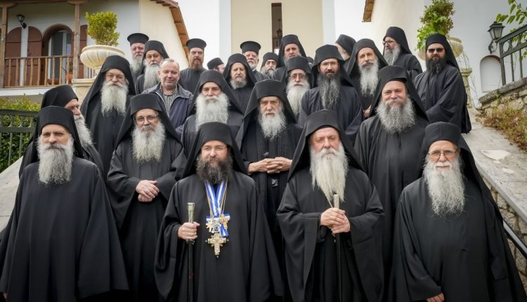 Η-Ιερά-Κοινότητα-του-Αγίου-Όρους-στην-ΙΜ.-Υπεραγίας-Θεοτόκου-Φανερωμένης-Λευκάδος