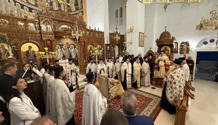 Ο-Μέγας-Πανηγυρικός-aρχιερατικός-Εσπερινός-στον-Καθεδρικό-Ναό-Αγ.-Φωτεινής-Ιεράπετρας