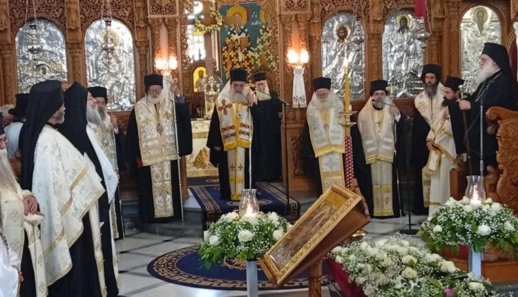 Το-«ύστατο-χαίρε»-στον-κατά-σάρκα-πατέρα-του-Μητροπολίτου-Πέτρας