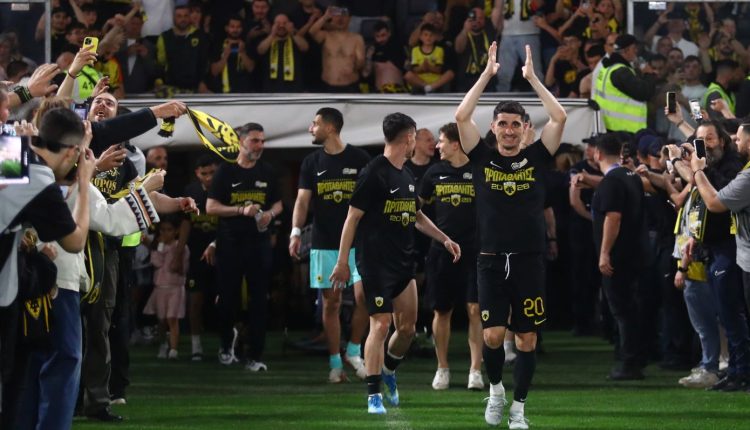 ΑΕΚ:-Ο-χαμός-στα-αποδυτήρια-και-τα-push-ups-του-Ρότα