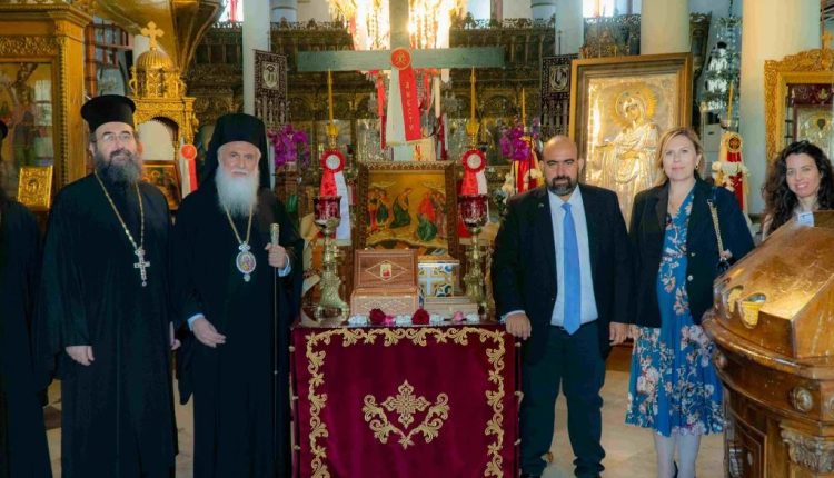Ο-Δήμαρχος-Κυθήρων-στην-Ιερά-Μητρόπολη-Λήμνου
