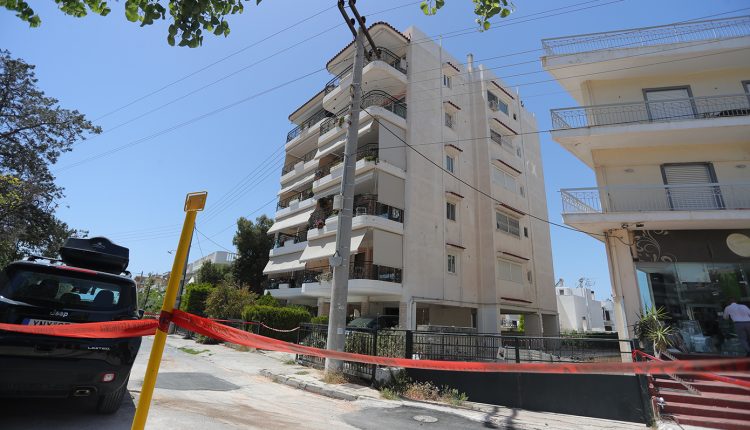 Ιδιόχειρο-σημείωμα-βρέθηκε-μετά-την-πτώση-των-δύο-17χρονων-κοριτσιών-στο-κενό-στην-Ηλιούπολη