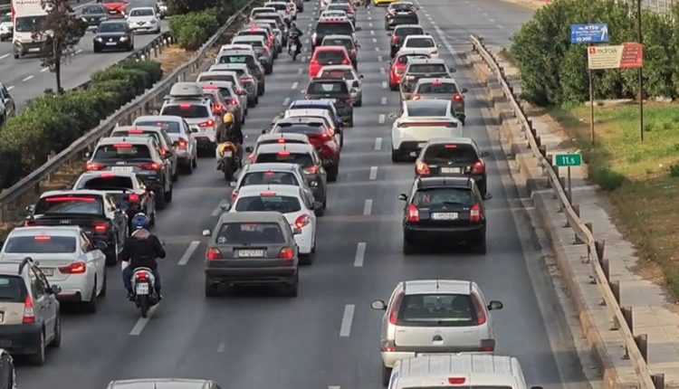 Κίνηση-τώρα:-Μποτιλιάρισμα-στον-Κηφισό-–-«Κόκκινοι»-πολλοί-δρόμοι-της-Αθήνας-και-καθυστερήσεις-στην-Αττική-Οδό