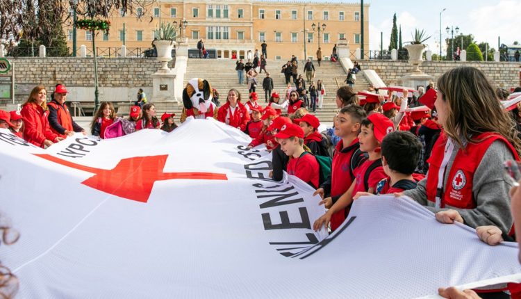 Ελληνικός-Ερυθρός-Σταυρός:-Προειδοποιητικά-σημάδια-εφηβικής-κατάθλιψης-και-πρόληψη-αυτοκτονίας-στους-νέους
