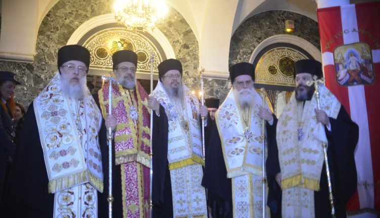 Λιτανεία-των-Λειψάνων-του-πολιούχου-και-προστάτου-της-Λάρισας,-Αγίου-Αχιλλίου