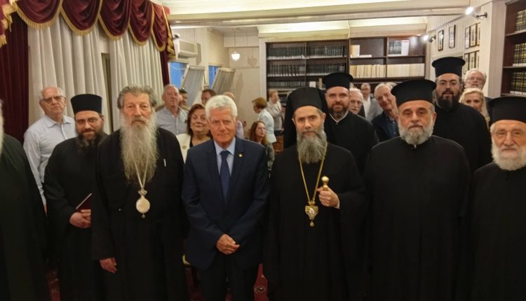 Αναστάσιμη-Εσπερίδα-και-τσούγκρισμα-του-αυγού-στην-Εστία-Θεολόγων-Χάλκης-και-Φίλων-αυτής