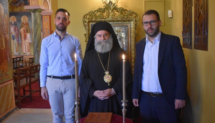 Δύο-νέοι-εκκλησιαστικοί-υπάλληλοι-στη-Μητρόπολη-Μάνης