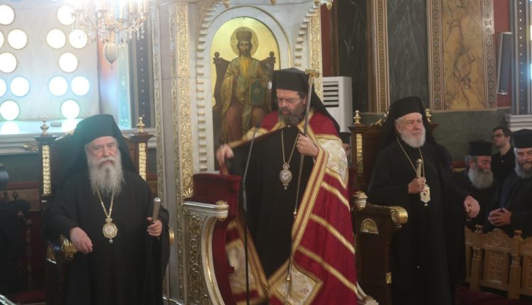 Ο-Σύρου-Δωρόθεος-στα-Ονομαστήρια-του-Μητροπολίτη-Μαντινείας-Επιφανίου
