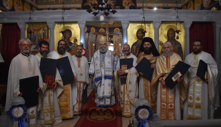 Τιμή-στους-χειροτονηθέντες-κληρικούς-από-τον-Μητροπολίτη-Μάνης