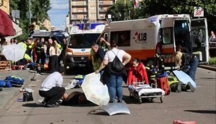 Ιταλία:-Αυτοκίνητο-έπεσε-σε-πλήθος-στο-κέντρο-της-Μόντενα-–-4-σοβαρά-τραυματίες