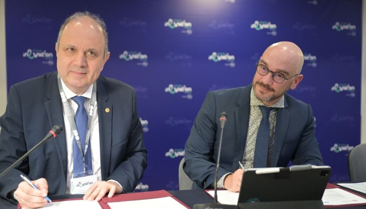 Αριστοτέλειο-Πανεπιστήμιο-και-pfizer-υπέγραψαν-Μνημόνιο-Συνεργασίας-για-καινοτομία,-επιχειρηματικότητα-και-σύνδεση-με-την-αγορά-εργασίας